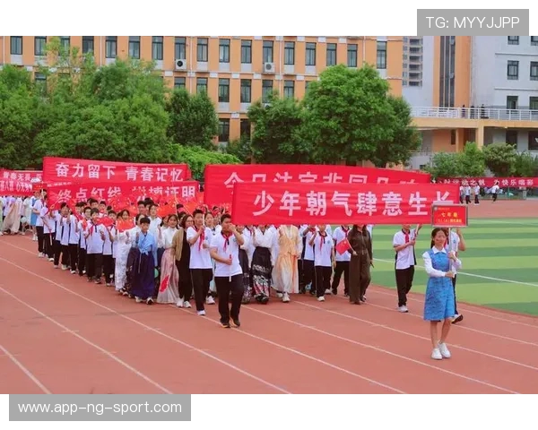 青春拼搏激情燃烧展现团队力量的校园体育盛会 青春拼搏激情燃烧展现团队力量的校园体育盛会