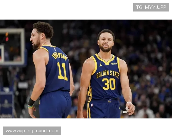 开拓者迎战勇士 激战再起 双方全力争夺季后赛席位