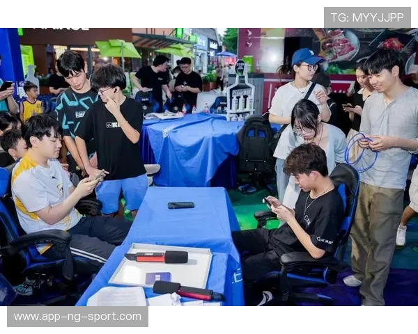 电竞比赛激烈角逐全球玩家巅峰对决现场精彩纷呈挑战与荣耀并存