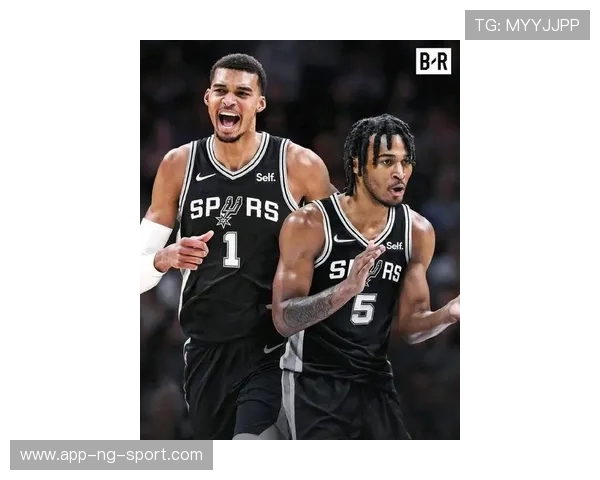 火箭激战马刺年轻核心闪耀全场双方鏖战展现新赛季激情