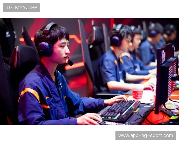 OMG战队迎战WE，全力争夺季后赛席位，激烈对决引爆全场气氛