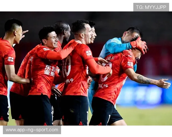 浙江队主场激战长春亚泰鏖战全场上演逆转好戏争锋中超荣耀 浙江队主场激战长春亚泰鏖战全场上演逆转好戏争锋中超荣耀