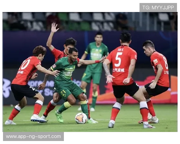 上港与悉尼激战回顾精彩集锦展现足球魅力与激情对决